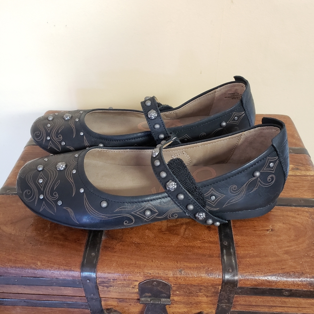 Leather Mary Jane